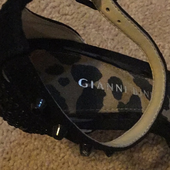 Shoes - Picture 5 of 6